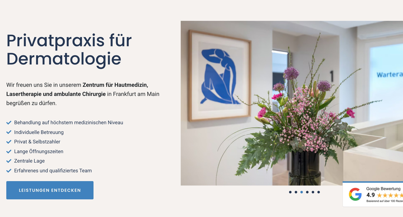 Startseite mit „Privatpraxis für Dermatologie“, Foto der Praxis und Google-Bewertung