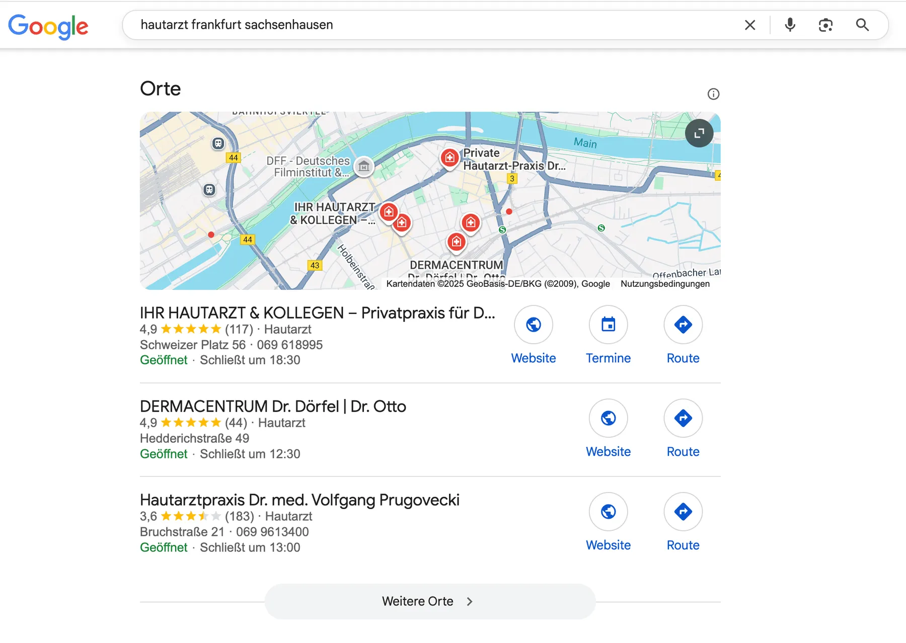 Google-Suche nach „hautarzt frankfurt sachsenhausen“ mit Karte und drei Hautarztpraxen, die erste mit 4,9 Sternen aus 117 Bewertungen