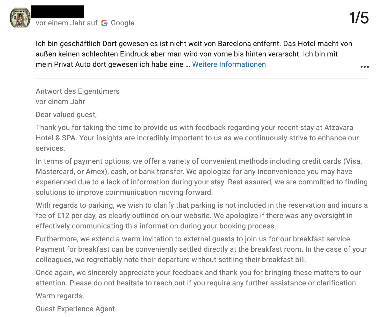 Ein-Stern-Bewertung eines Hotels bei Google, darunter eine ausführliche englische Antwort des Eigentümers, die auf Zahlungsarten, Parkgebühren und Frühstück eingeht